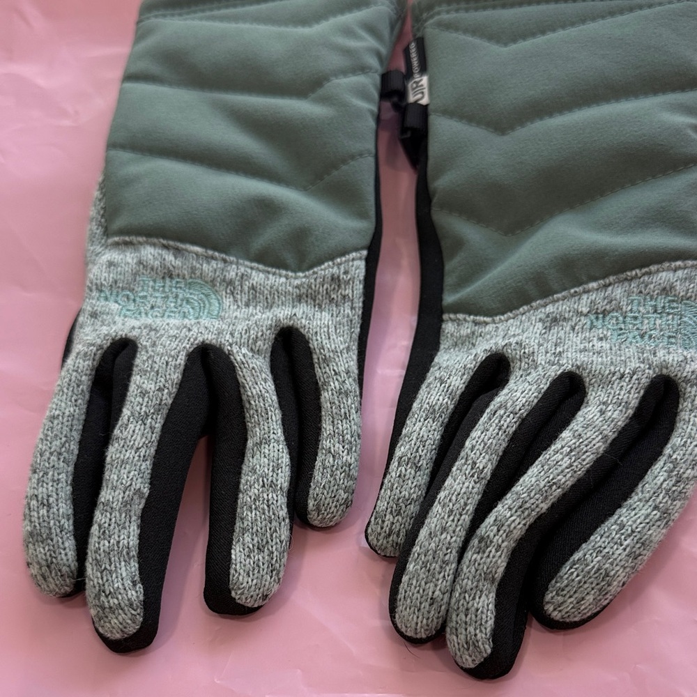 The North Face Green and Black Winter Gloves